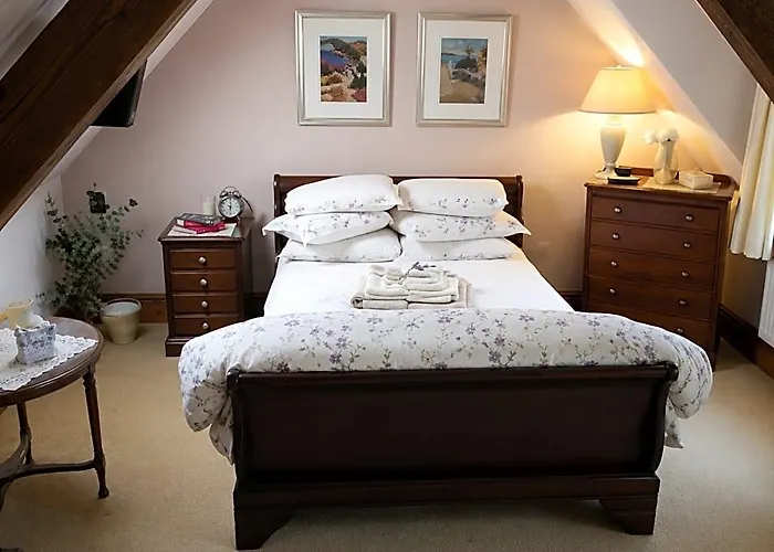 Little Red Rooster Rest And Spa